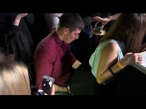 ❤️ Рэальны сэкс у рускім начным клубе. 18-гадовую расейку ў анус і похву трахнулі ў начным клубе Жорсткае порна у нас ﹏